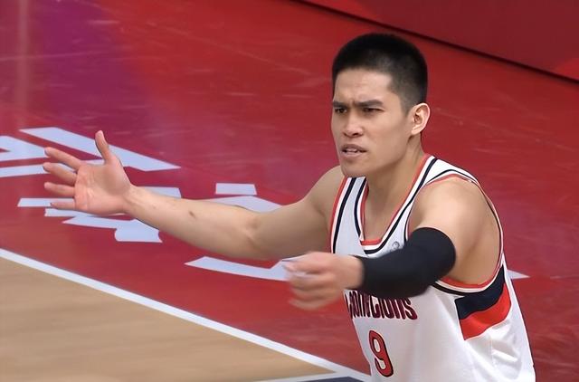 包含CBA季后赛倒计时，尤文图斯关键时刻队长鼓劲，细节引发关注，底气十足，控场能力受关注的词条