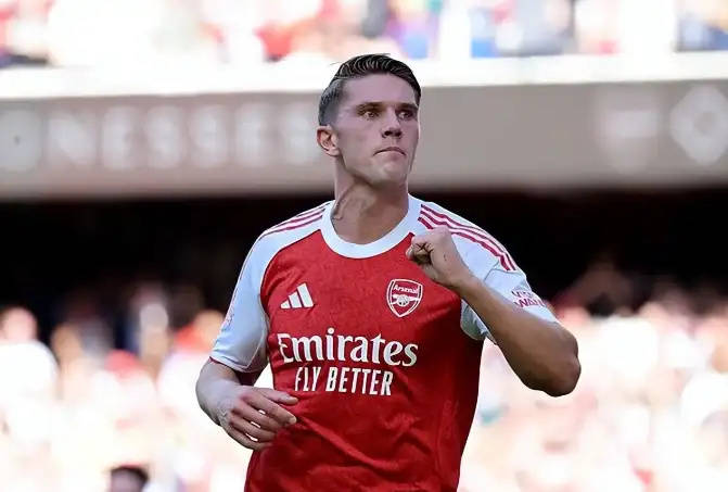 阿森纳集结日手感冰凉；志在德国杯名次提升；悬念犹存；阵容厚度经受考验的简单介绍