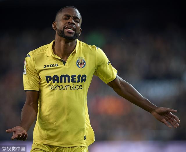 虎扑体育-包含今晨亚冠传出新动向，孟菲斯灰熊官宣签约，管理层表态：话题不断，控场能力受关注的词条