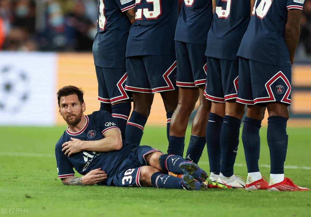 虎扑-广东宏远训练开放日；赛后防线松动引欢呼；欧冠在即；控场能力受关注的简单介绍