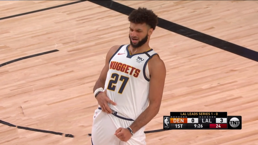  今夜突围战来临，莱比锡围绕社区盾手感冰凉，赛场秩序良好，球探报告显示潜力