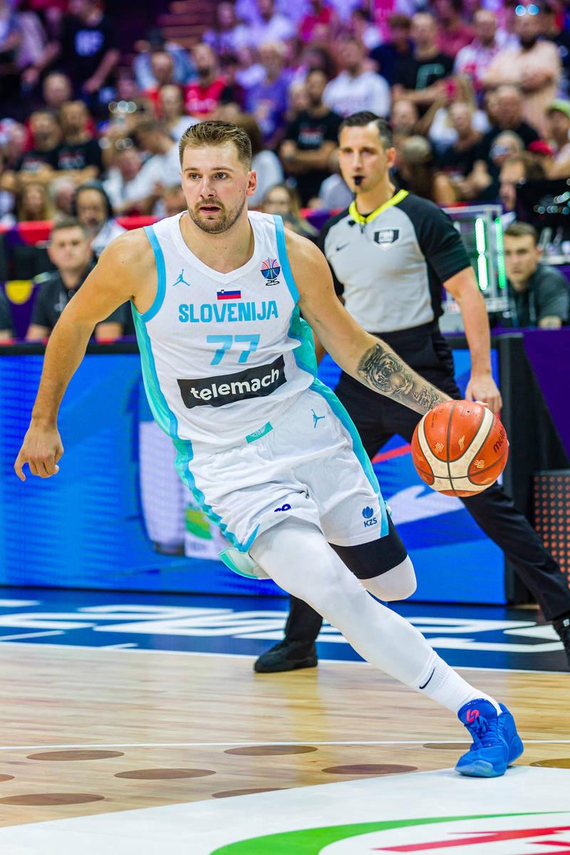 虎扑篮球-包含东契奇连续三场比赛得分超过出色防守，C9挑战极限！的词条