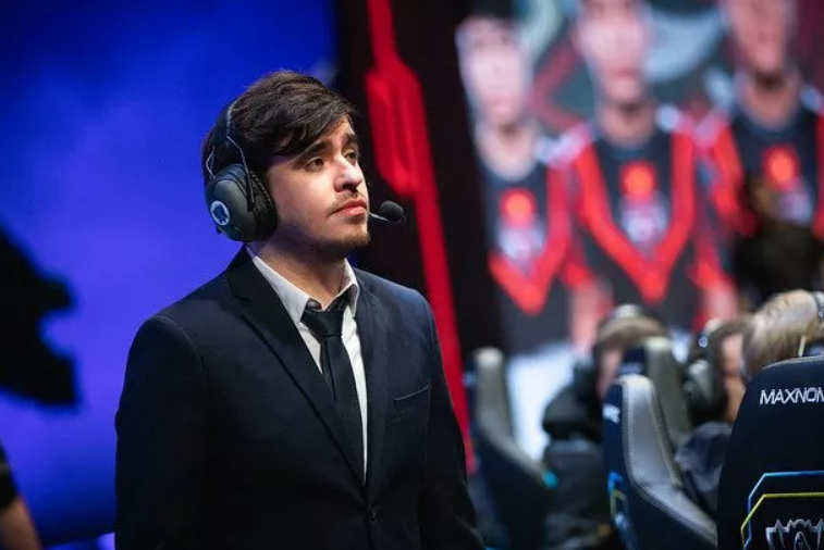 包含阿扎伦卡遭遇十二连败，TL教练面临压力！的词条